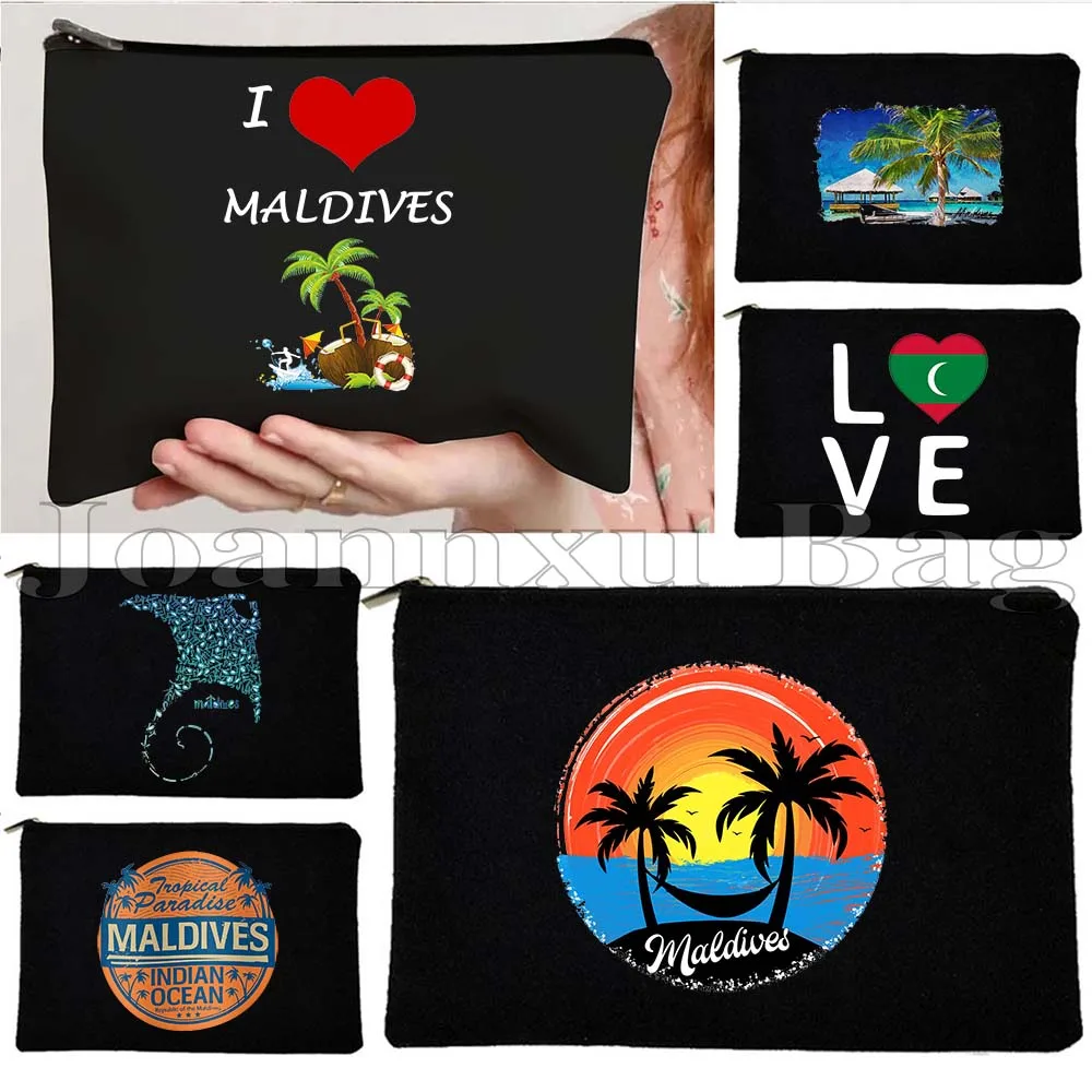 Vintage Maldives Island Maldivian Flag Love Heart Retro Summer Beach Sunset Gifts Cosmetic Makeup Toilet Bag Pencil Case Pouch
Vintage Maldives Island Maldivian Flag Love Heart Retro Summer Beach Sunset Gifts Cosmetic Makeup Toilet Bag Pencil Case Pouch