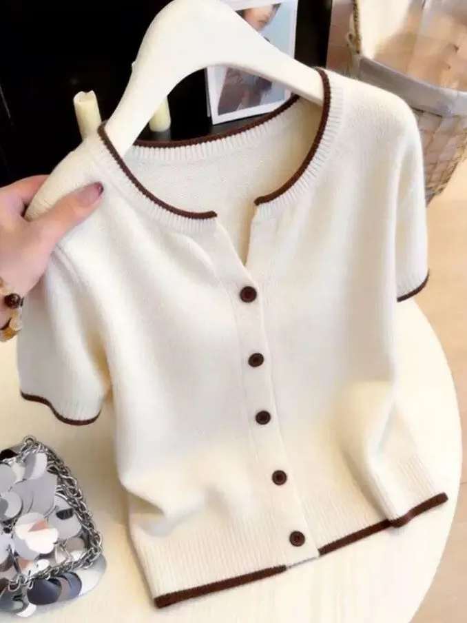 Color Block V-Neck Short Sleeve Knitted Open Cardigan Women's Summer Fashion Slimming Top Korean Style Regular Fit Fine Gauge
Color Block V-Neck Short Sleeve Knitted Open Cardigan Women's Summer Fashion Slimming Top Korean Style Regular Fit Fine Gauge