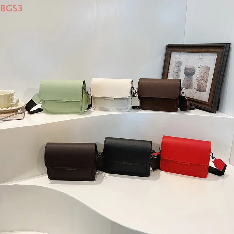 Women Small Square Bag Retro Versatile Wide Shoulder Strap Large Capacity Casual Portable Female One Shoulder Crossbody Bag
Women Small Square Bag Retro Versatile Wide Shoulder Strap Large Capacity Casual Portable Female One Shoulder Crossbody Bag
