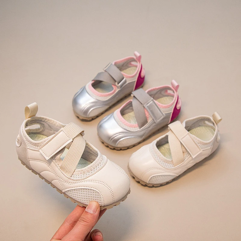 Girls Ballet-Style German Training Shoes Kids Girl Soft Leather Sneakers Princess Low-Heel Baby Sandals
Girls Ballet-Style German Training Shoes Kids Girl Soft Leather Sneakers Princess Low-Heel Baby Sandals