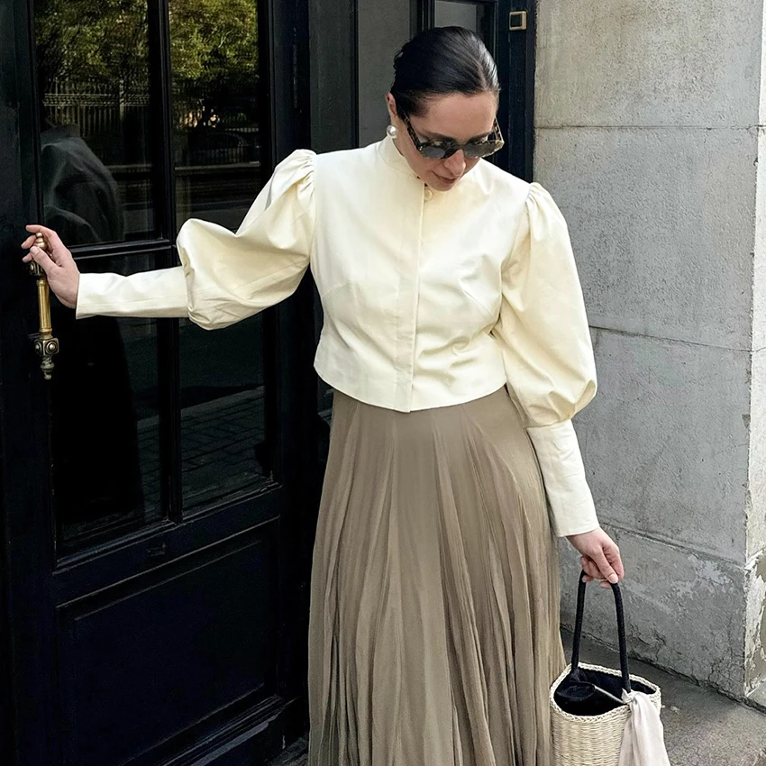 Linad Office Lady Lantern Sleeve Blouse Woman Elegant Single-Breasted Stand Shirts Summer Slim Solid Top Female 2025 Autumn
Linad Office Lady Lantern Sleeve Blouse Woman Elegant Single-Breasted Stand Shirts Summer Slim Solid Top Female 2025 Autumn