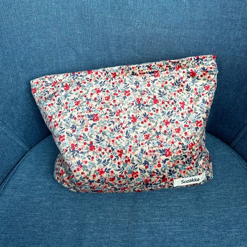 2023 New Floral Portable Large Capaci eup Bag Toiletry Bag High-End Storage Bag Retro Sle Plant Floral Pattern Handbag
2023 New Floral Portable Large Capaci eup Bag Toiletry Bag High-End Storage Bag Retro Sle Plant Floral Pattern Handbag