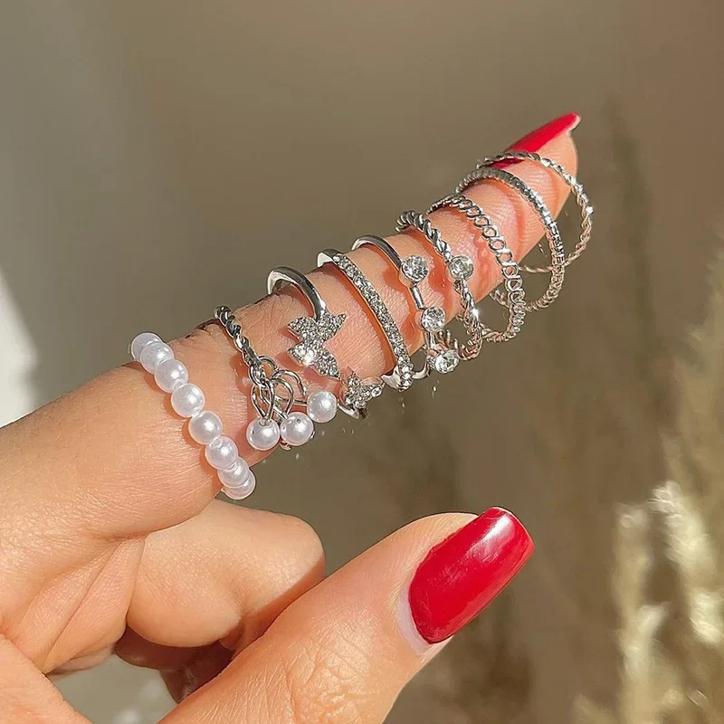 Bohemian Butterfly Pearl Rings Set for Women Shine Pearl Gothic Vintage Plated Retro Rhinestone Simple Finger Jewelry Gift
Bohemian Butterfly Pearl Rings Set for Women Shine Pearl Gothic Vintage Plated Retro Rhinestone Simple Finger Jewelry Gift
