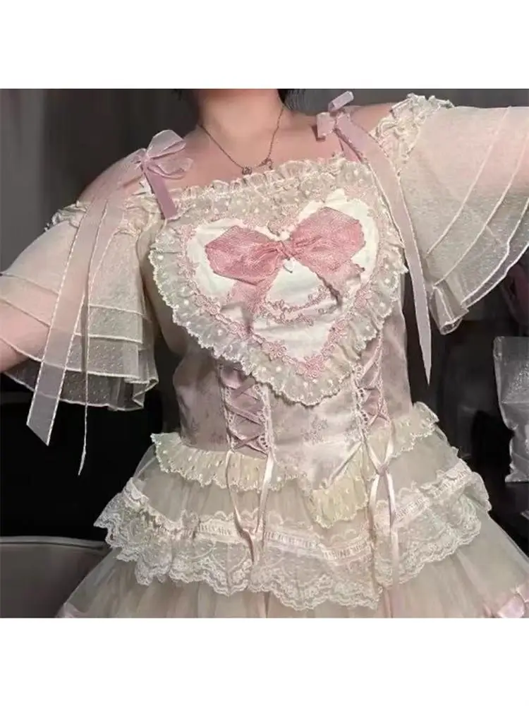 Шелковая атласная блузка Lolita с коротким рукавом, универсальная, для повседневной носки, прямого кроя, в корейском стиле, с кружевом
Шелковая атласная блузка Lolita с коротким рукавом, универсальная, для повседневной носки, прямого кроя, в корейском стиле, с кружевом