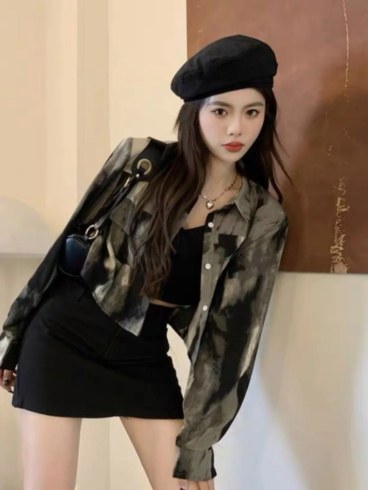 Женская свободная универсальная верхняя одежда с длинными рукавами в корейском стиле, окрашенная водорастворимыми чернилами, для повседневной носки
Женская свободная универсальная верхняя одежда с длинными рукавами в корейском стиле, окрашенная водорастворимыми чернилами, для повседневной носки