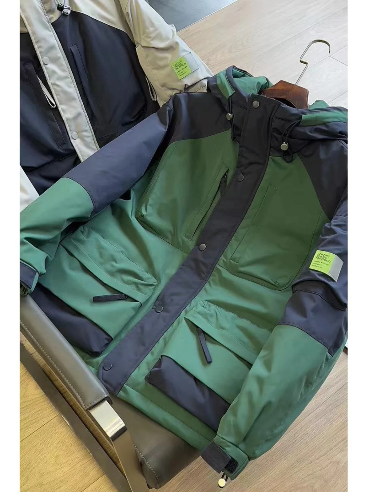 2024 Winter New Men's Patchwork Color Blo Cotton Jaet Hooded Warmth Workwear Functional Japanese Sle Simple Versatile F...
2024 Winter New Men's Patchwork Color Blo Cotton Jaet Hooded Warmth Workwear Functional Japanese Sle Simple Versatile F...