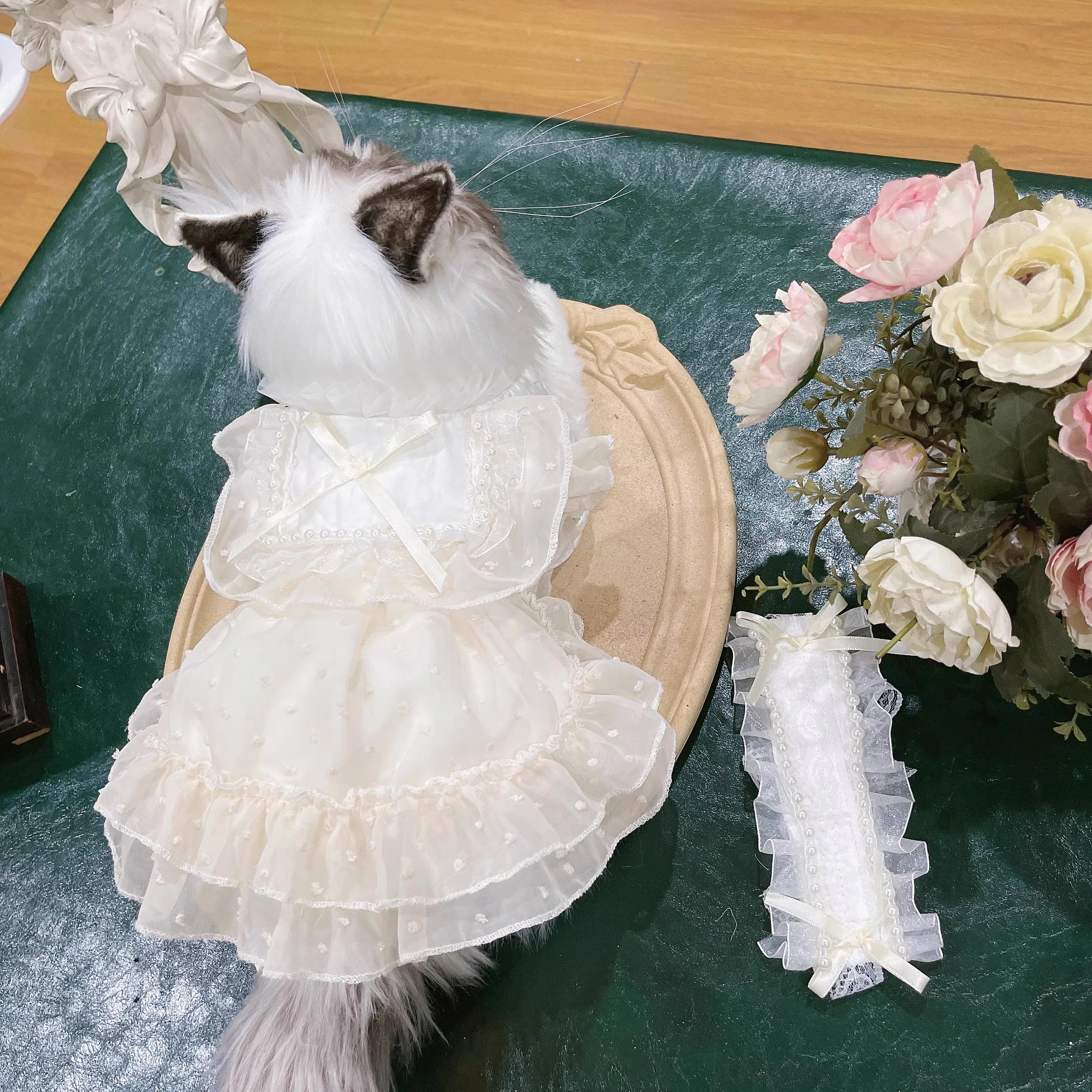 Fine handmade cotton lace pet dog clothing Fashion high-end printed pearl bow princess dress for small medium-sized dog poodles
Fine handmade cotton lace pet dog clothing Fashion high-end printed pearl bow princess dress for small medium-sized dog poodles