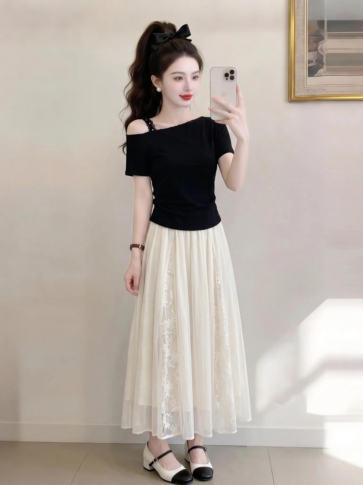 Korean Style Unique Beautiful Summer Thin Design Short Sleeve T-Shirt Half Skirt Two-Piece Set Women's Fashion Casual Wear
Korean Style Unique Beautiful Summer Thin Design Short Sleeve T-Shirt Half Skirt Two-Piece Set Women's Fashion Casual Wear