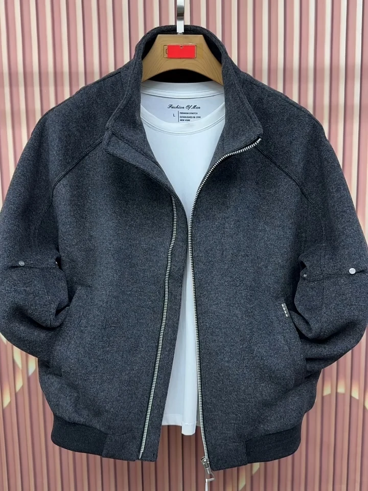 Spring New Men's Fashion Stand Collar Jacket Casual Versatile High-End Feeling European Style Handsome Look Standard Fit
Spring New Men's Fashion Stand Collar Jacket Casual Versatile High-End Feeling European Style Handsome Look Standard Fit