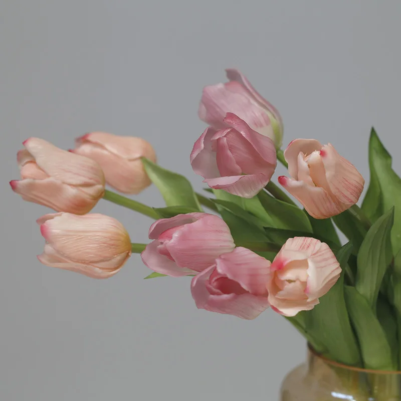 Tulip PE Single Stick Touch Glue Desktop Decoration Photography Prop Simulation Flower Wholesale Moisturizing Fake Flower
Tulip PE Single Stick Touch Glue Desktop Decoration Photography Prop Simulation Flower Wholesale Moisturizing Fake Flower