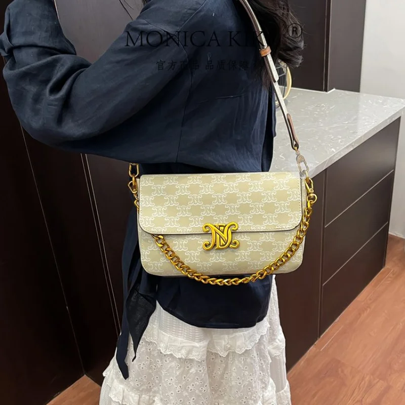 Элегантные женские сумки из кожи премиум-класса с модным повседневным стилем в Париже
Элегантные женские сумки из кожи премиум-класса с модным повседневным стилем в Париже 