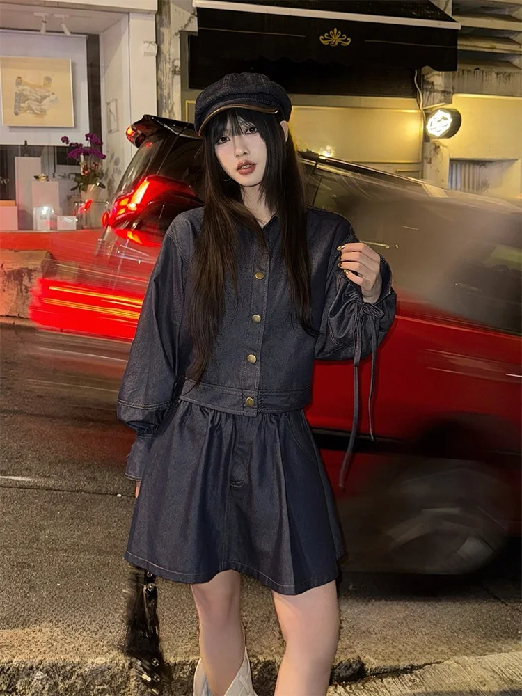Women's Spring Vintage Denim Jacket Short Outerwear And A-Line Skirt Two-Piece Set Casual Style High Waist Leather Fabric
Women's Spring Vintage Denim Jacket Short Outerwear And A-Line Skirt Two-Piece Set Casual Style High Waist Leather Fabric