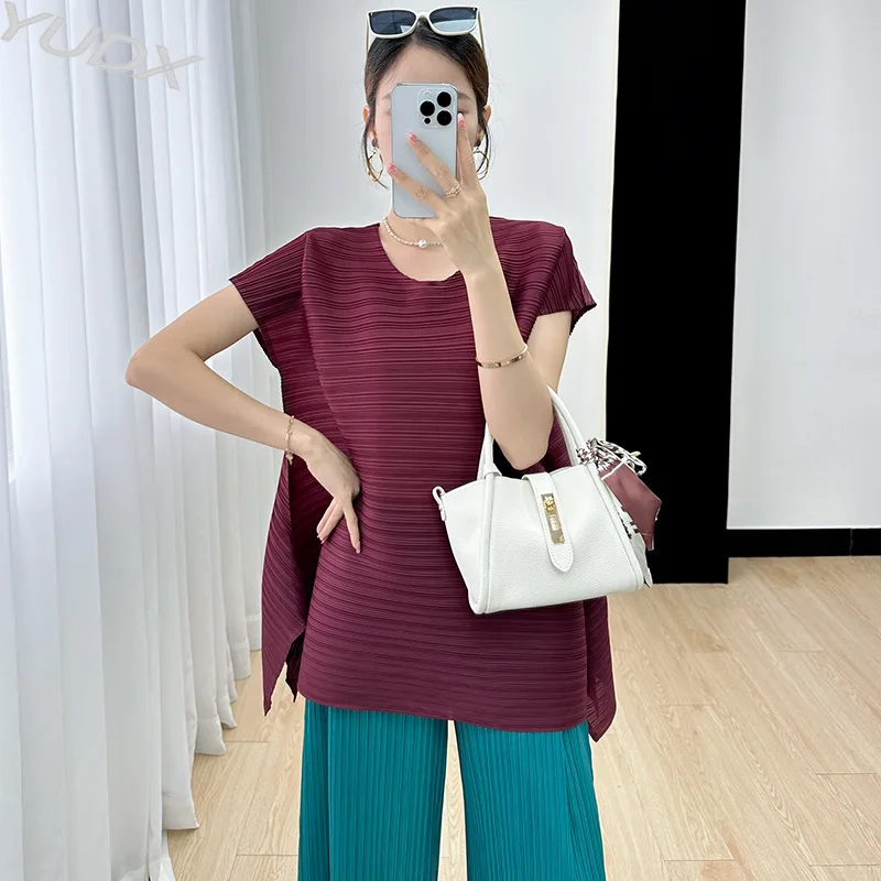YUDX Miyake Women's Tops 2023 Summer New High-end Pleated Commuter Temperament Loose Large Size Simple Fashion T-shirt
YUDX Miyake Women's Tops 2023 Summer New High-end Pleated Commuter Temperament Loose Large Size Simple Fashion T-shirt