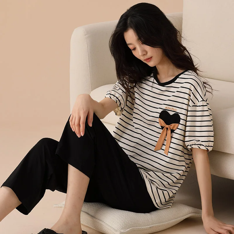 Lovely Bow Summer Cotton Pajamas Set Women Nightwear Short Sleeve Cropped Pants Homewear Ladies Casual Home Clothes Female
Lovely Bow Summer Cotton Pajamas Set Women Nightwear Short Sleeve Cropped Pants Homewear Ladies Casual Home Clothes Female
