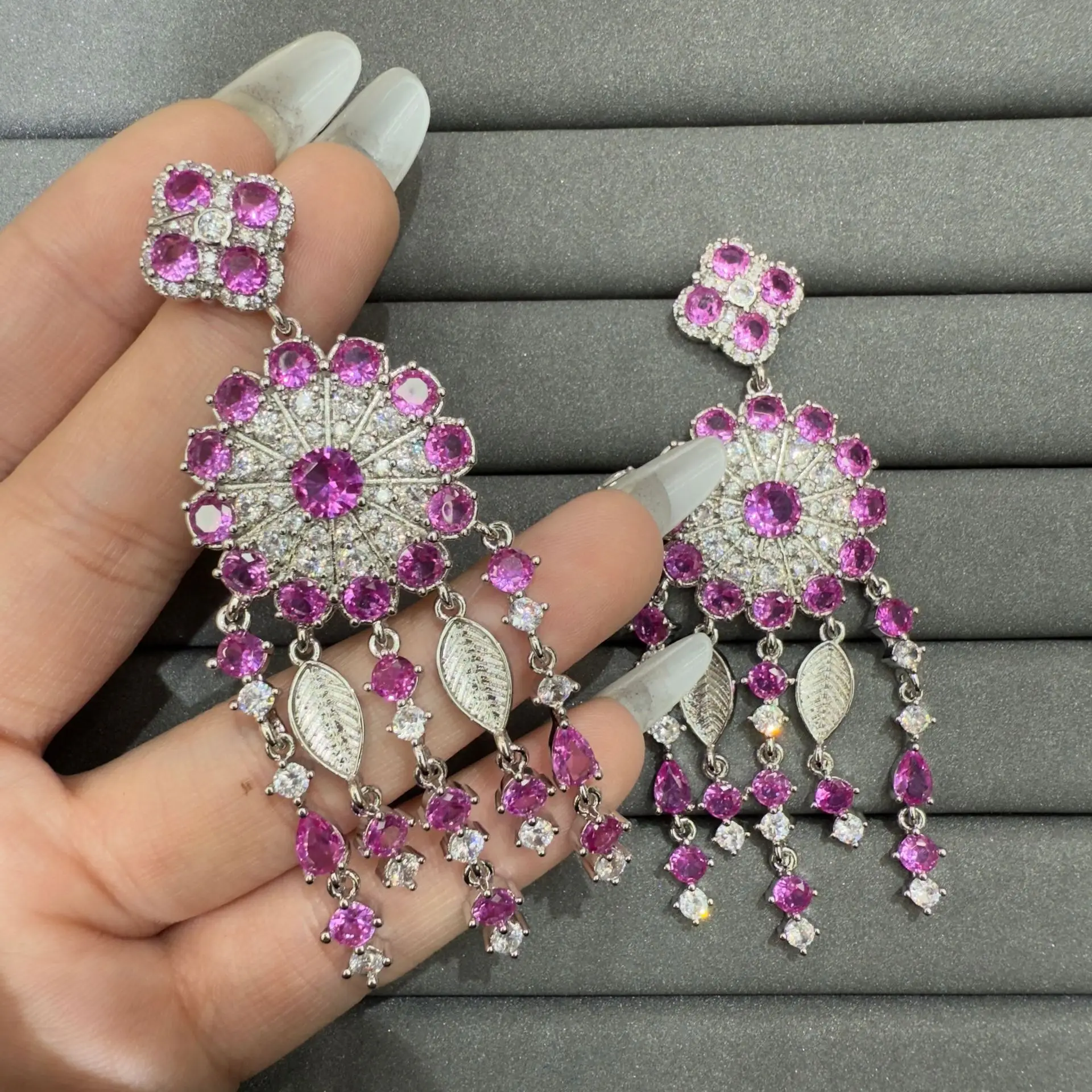 Gorgeous flower earrings for women jewelry gala event party cubic zirconia pink yellow purple floral dangling earrings teardrop
Gorgeous flower earrings for women jewelry gala event party cubic zirconia pink yellow purple floral dangling earrings teardrop