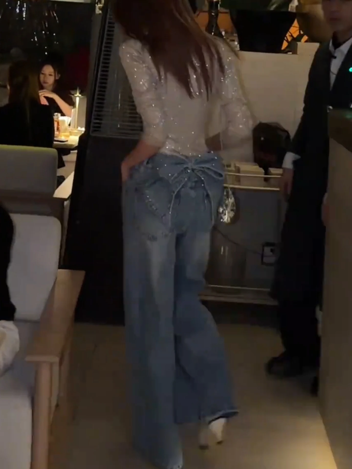 Fashionable Blue Rhinestone Knot Denim Pants Women's High Street Style Belted Trousers Spring 2026 Slim Fit Long Jeans
Fashionable Blue Rhinestone Knot Denim Pants Women's High Street Style Belted Trousers Spring 2026 Slim Fit Long Jeans