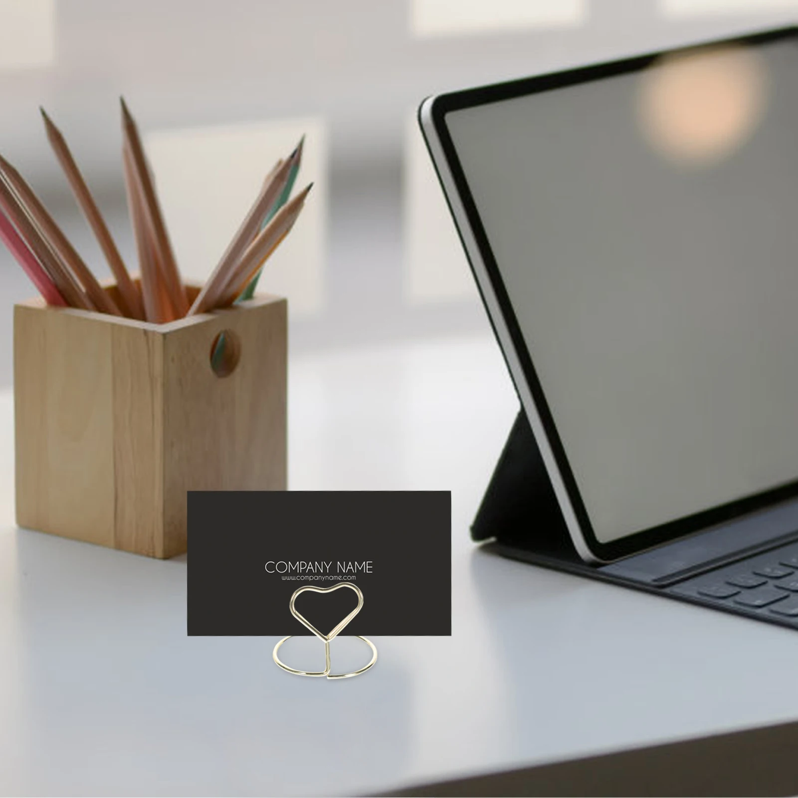 10 Pcs Desk Card Holder Memo Paper Clips Wire Holders Table Number Label Wedding Supplies Reusable Heart Shape
10 Pcs Desk Card Holder Memo Paper Clips Wire Holders Table Number Label Wedding Supplies Reusable Heart Shape