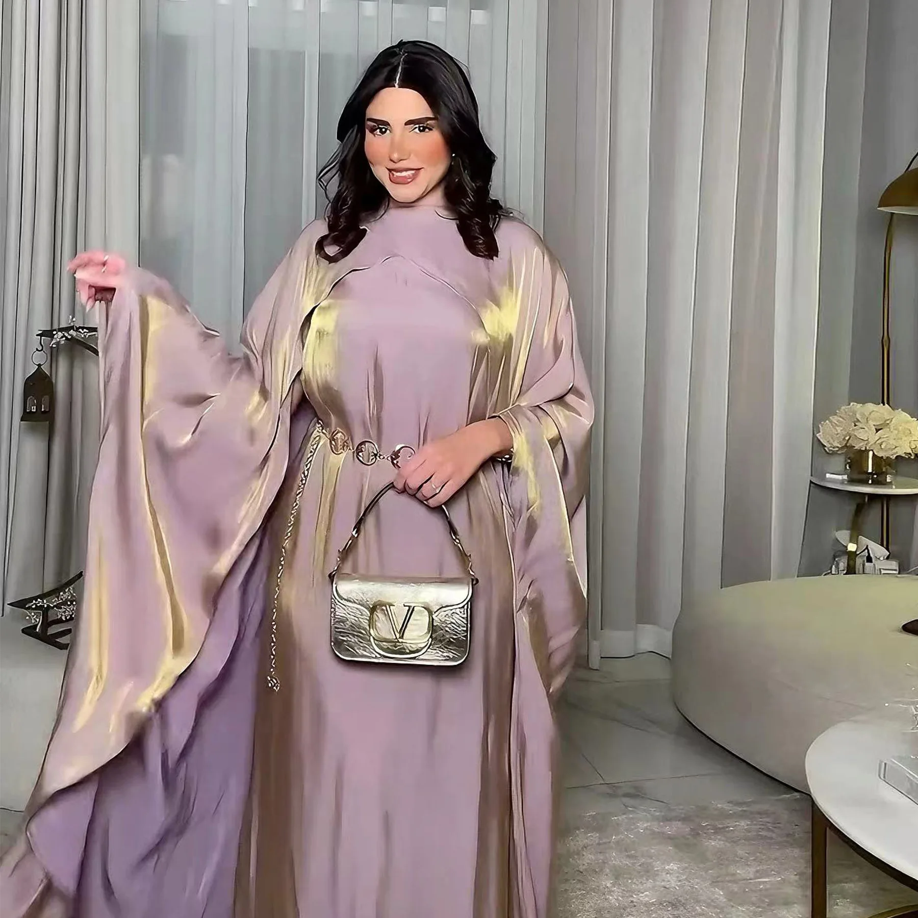 Ид мусульманские женщины Дубай Абая Роскошный шелковистый плащ вечерние длинное платье кафтан марокаин Рамадан кафтан халат африканская исламская одежда 
Ид мусульманские женщины Дубай Абая Роскошный шелковистый плащ вечерние длинное платье кафтан марокаин Рамадан кафтан халат африканская исламская одежда