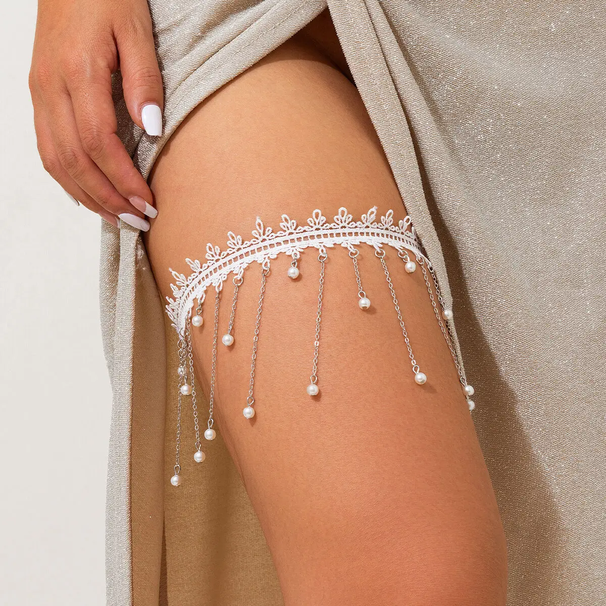 SHIXIN Sexy Elegant White Lace Elastic Thigh Leg Chain for Women Vintage Imitation Pearl Tassel Thigh Leggings Y2K Body Jewelry
SHIXIN Sexy Elegant White Lace Elastic Thigh Leg Chain for Women Vintage Imitation Pearl Tassel Thigh Leggings Y2K Body Jewelry
