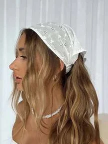 Vintage White Eyelet Cutout Floral Embroidered Head Kerchief, Back Self-tie Knotted Triangle Hair Scarf, Lightweight Breathable Cotton Fabric Headwrap For Outdoor Photoshoot Countryside Travel Hairstyle Decor
Vintage White Eyelet Cutout Floral Embroidered Head Kerchief, Back Self-tie Knotted Triangle Hair Scarf, Lightweight Breathable Cotton Fabric Headwrap For Outdoor Photoshoot Countryside Travel Hairstyle Decor