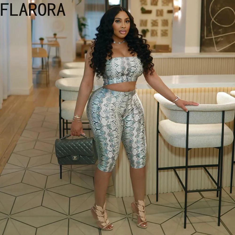 FLARORA Sexy Serpentine Print 2 Pcs Sets Woman Trend Tube Crop Tops And Skinny Capri Pants Hottie Midnight Party Clubwear Suits
FLARORA Sexy Serpentine Print 2 Pcs Sets Woman Trend Tube Crop Tops And Skinny Capri Pants Hottie Midnight Party Clubwear Suits