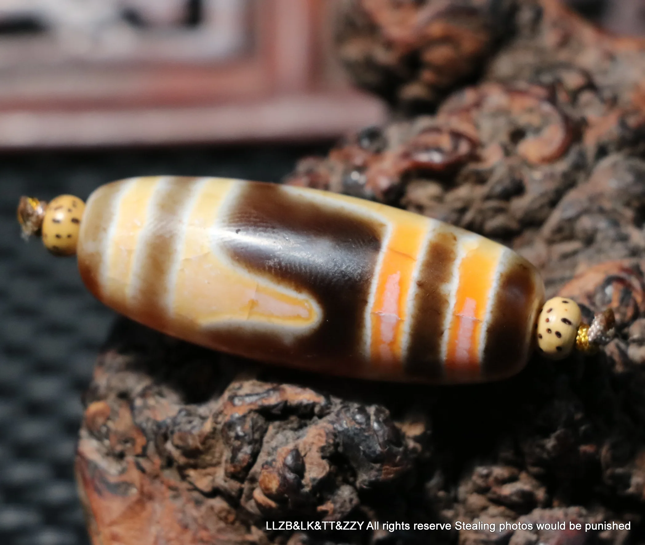Magic Power Energy Tibetan old Agate Sharp Tiger Tooth Vein Totem Big dZi Bead Amulet Pendant LKbrother Sauces Top Quality
Magic Power Energy Tibetan old Agate Sharp Tiger Tooth Vein Totem Big dZi Bead Amulet Pendant LKbrother Sauces Top Quality