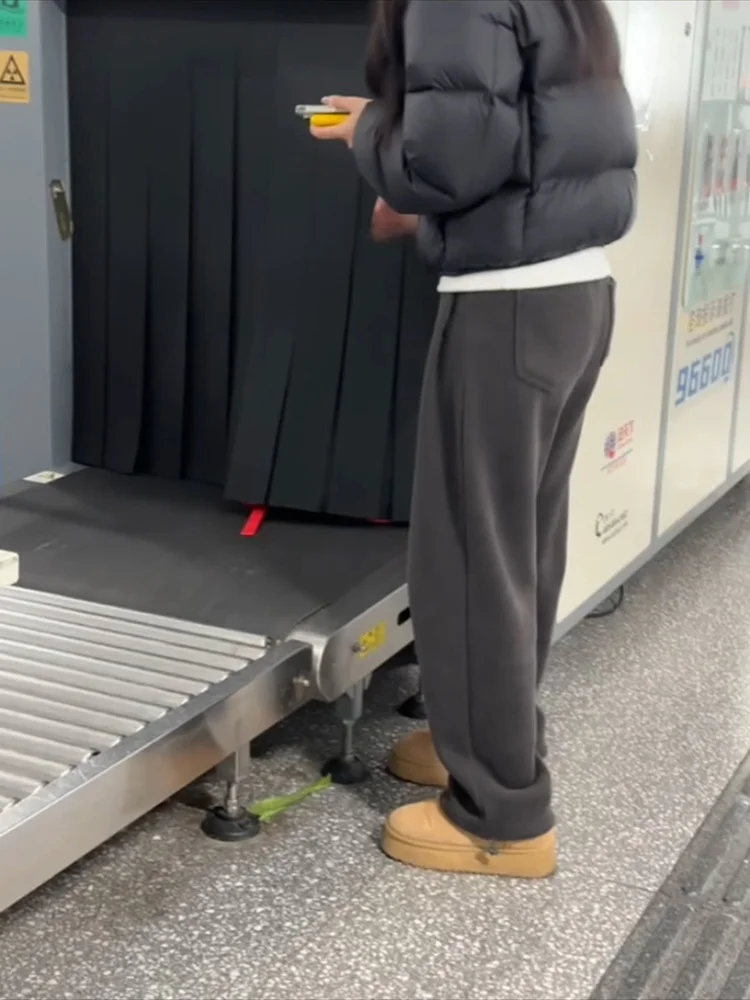 Soft Dra Wide Leg Men's Pants Deep ey Vintage Straight Leg Sweatpants with Boots American Sport Pants
Soft Dra Wide Leg Men's Pants Deep ey Vintage Straight Leg Sweatpants with Boots American Sport Pants