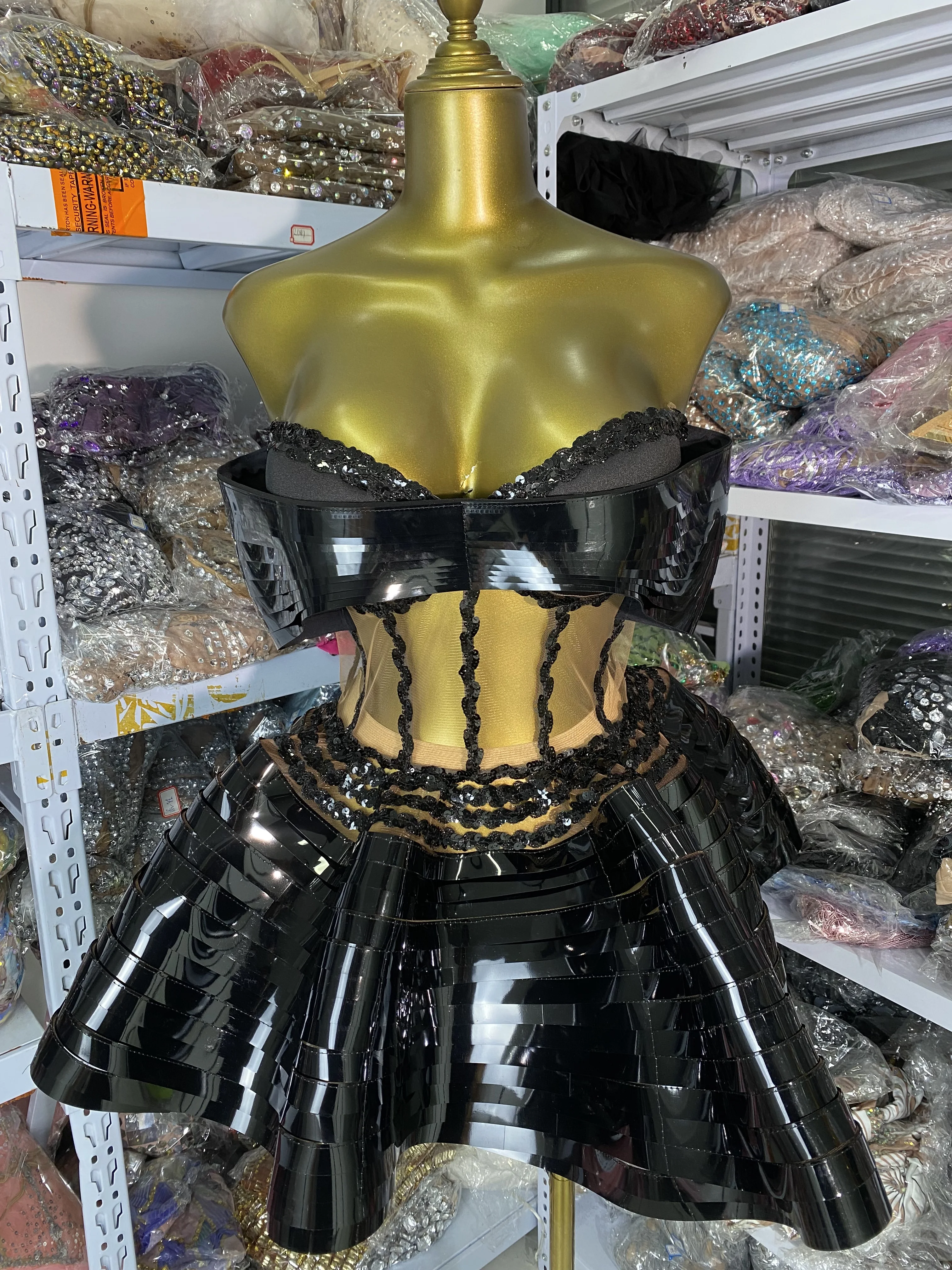 Women Luxury Y2K Party Outfit 3D Bowtie Corset Top And Mini Ball Skirt High -tech Two Piece Sets Special Occassion Copsplay 
Women Luxury Y2K Party Outfit 3D Bowtie Corset Top And Mini Ball Skirt High -tech Two Piece Sets Special Occassion Copsplay