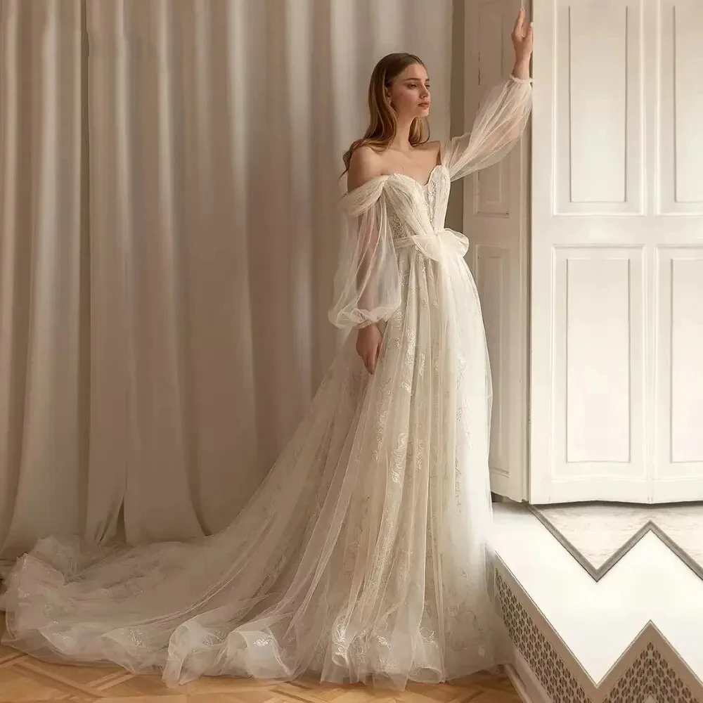 Beautiful white tulle applique V-neck sexy halter sleeveless side slit A-line Princess Bride wedding dress Romantic wedding
Beautiful white tulle applique V-neck sexy halter sleeveless side slit A-line Princess Bride wedding dress Romantic wedding