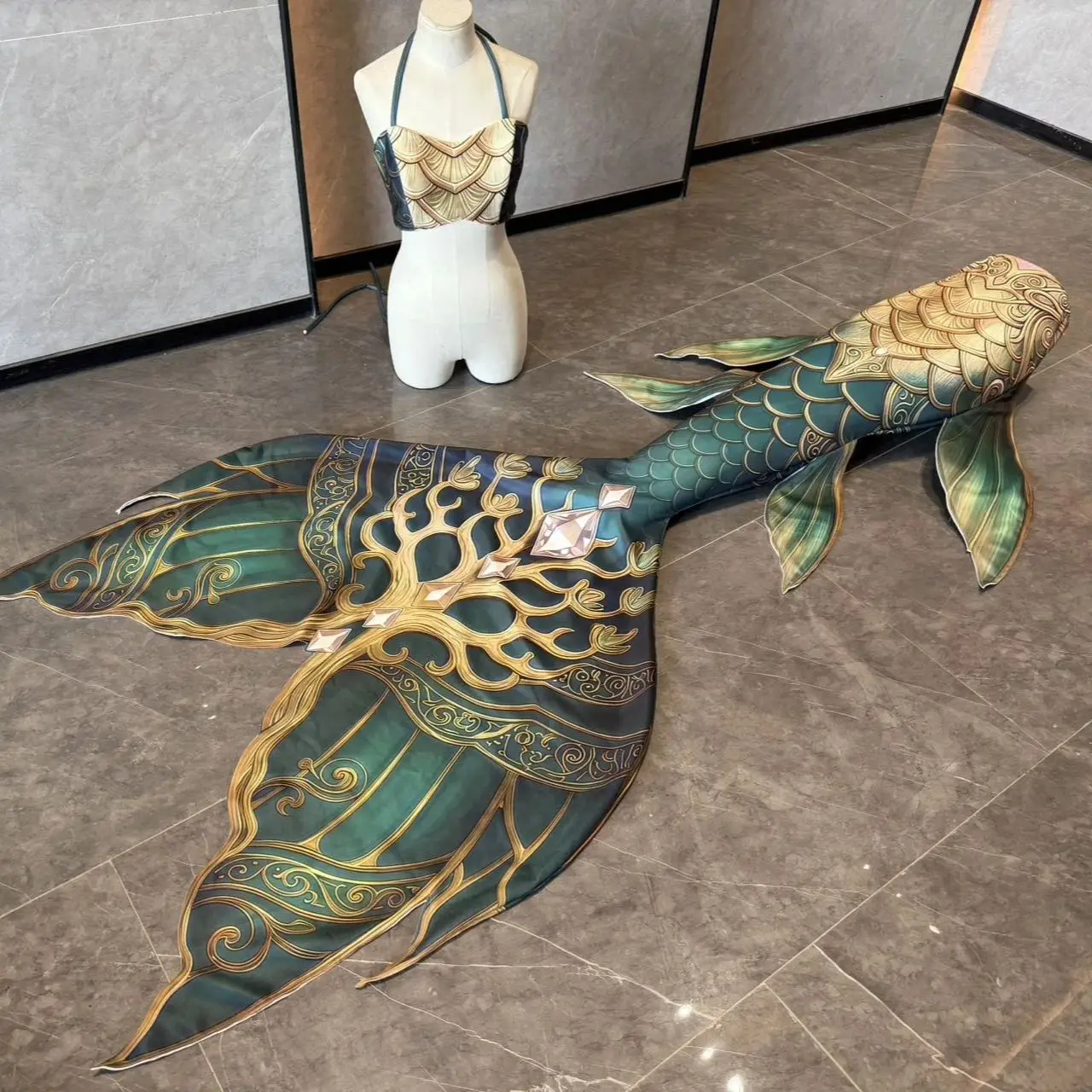 European And American Mermaid Deity Tree Design Style Aquarium Diving Show Big Tail
European And American Mermaid Deity Tree Design Style Aquarium Diving Show Big Tail