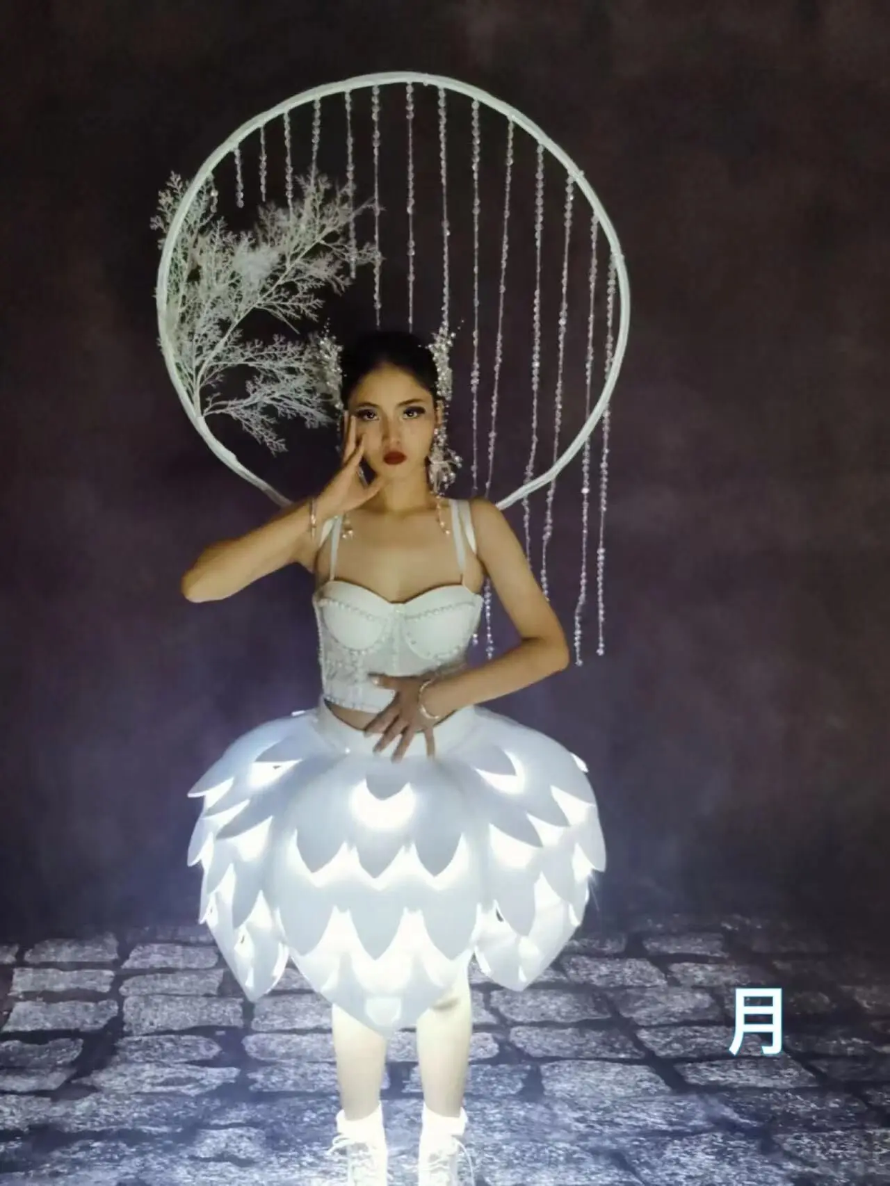 Sexy LED light up flower Dress women model luminous CLUB party outfit Nightclub show singer dance Costume
Sexy LED light up flower Dress women model luminous CLUB party outfit Nightclub show singer dance Costume