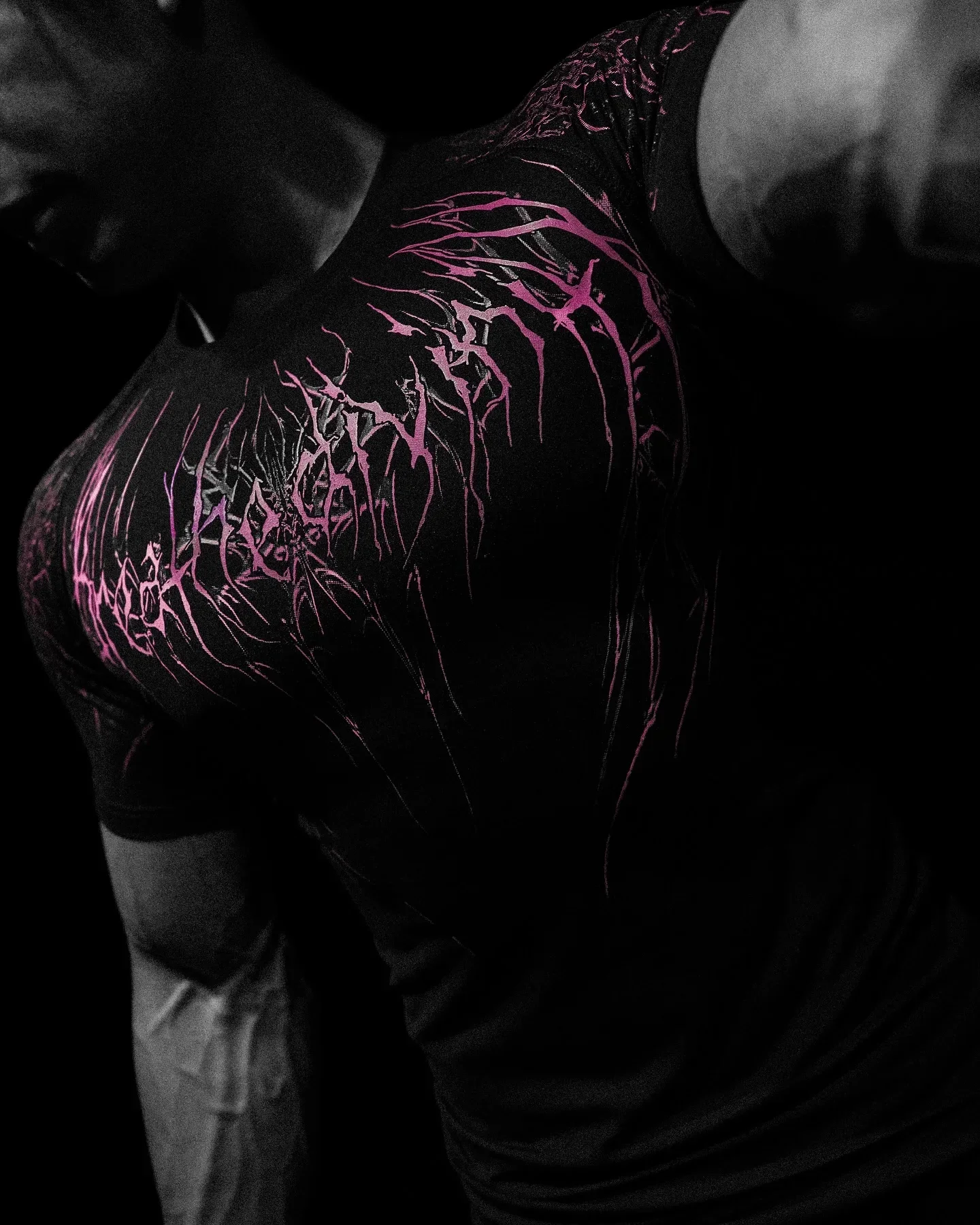 2025 New Breathedivinity Red Gothic Pattern Fitness Shirt Summer Breathable Quick Dry Fit Men Women Gym Sportswear Trendy Tee 
2025 New Breathedivinity Red Gothic Pattern Fitness Shirt Summer Breathable Quick Dry Fit Men Women Gym Sportswear Trendy Tee