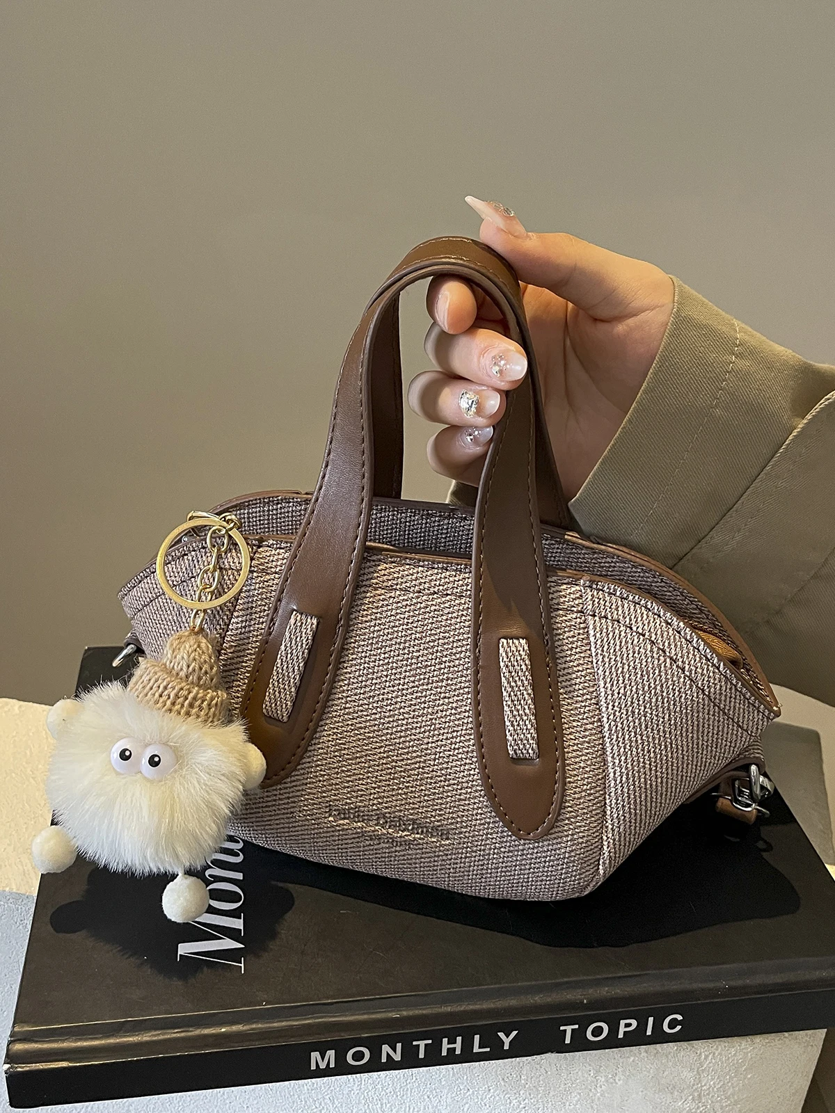 Faionable Dumpling aped Handbag Women's Crossbody Bag Ele Sli Trendy PU Leather Handbag for Young Women
Faionable Dumpling aped Handbag Women's Crossbody Bag Ele Sli Trendy PU Leather Handbag for Young Women