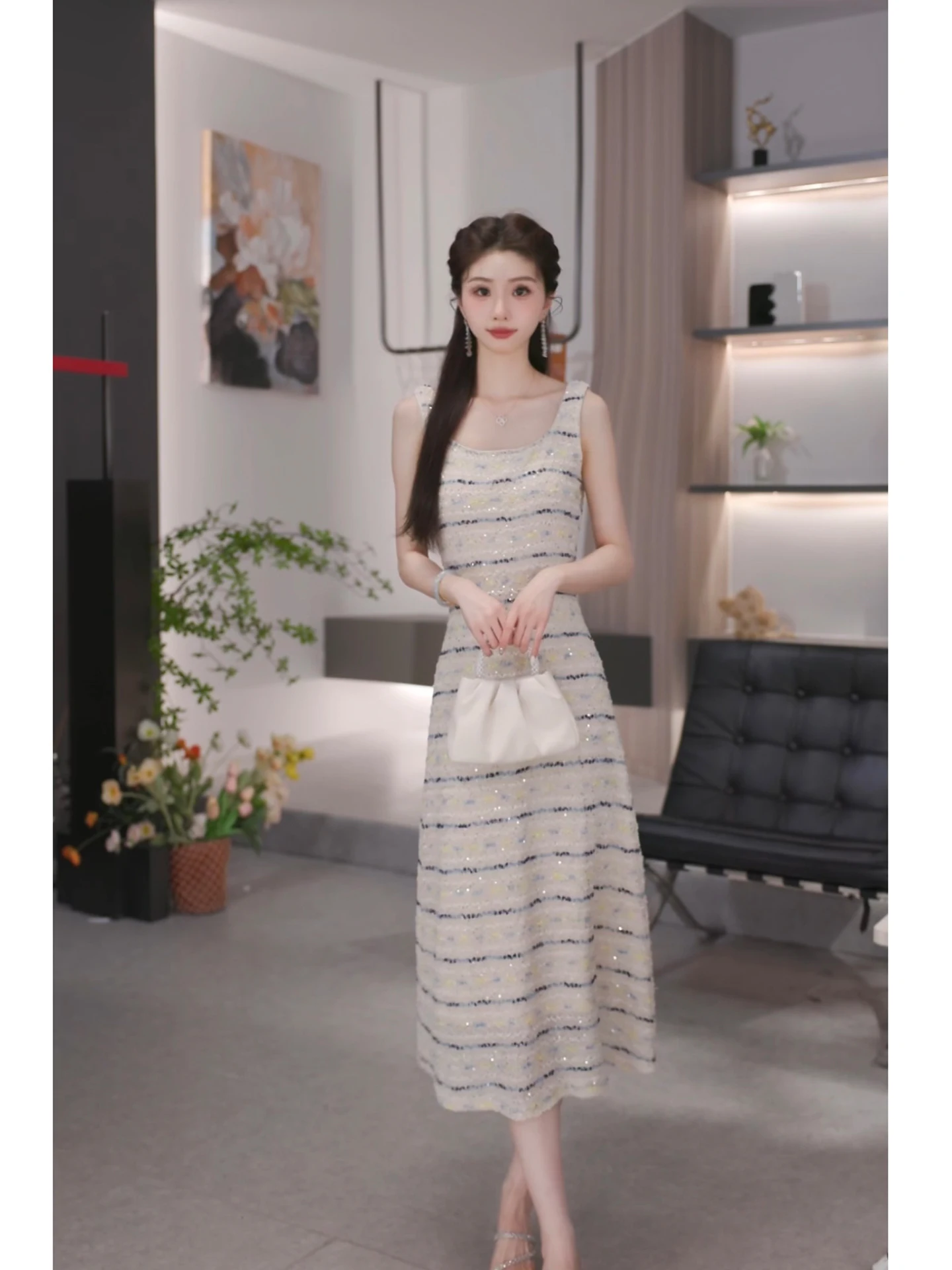 Deng Liujiu Retro Embroidered Striped Knitted Halter Dress Women's Summer Waist-Cinching Slimming Vest Long Skirt Dress
Deng Liujiu Retro Embroidered Striped Knitted Halter Dress Women's Summer Waist-Cinching Slimming Vest Long Skirt Dress