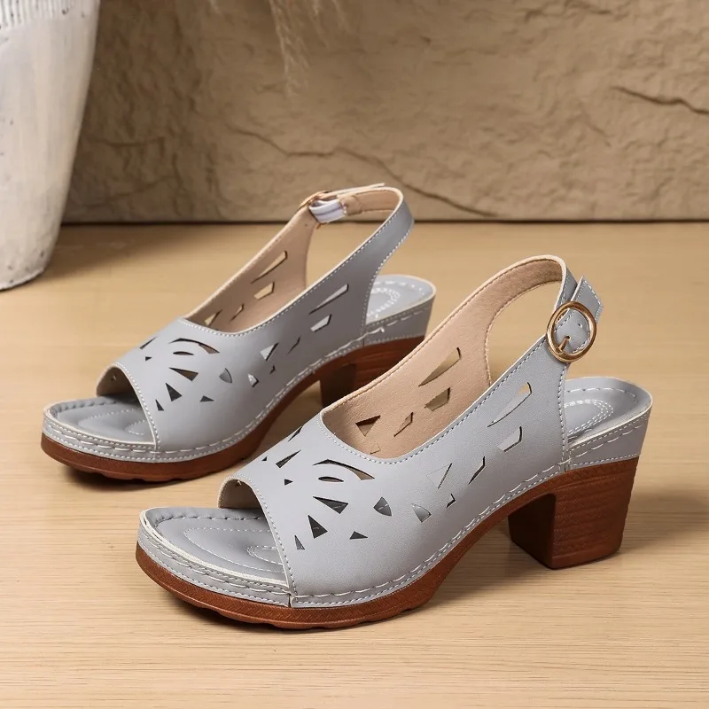 Retro Hollow Out Thick-Heeled Sandals Women Summer Lightweight High Heels Slippers Woman Plus Size Outdoor Platform Sandles 43
Retro Hollow Out Thick-Heeled Sandals Women Summer Lightweight High Heels Slippers Woman Plus Size Outdoor Platform Sandles 43
