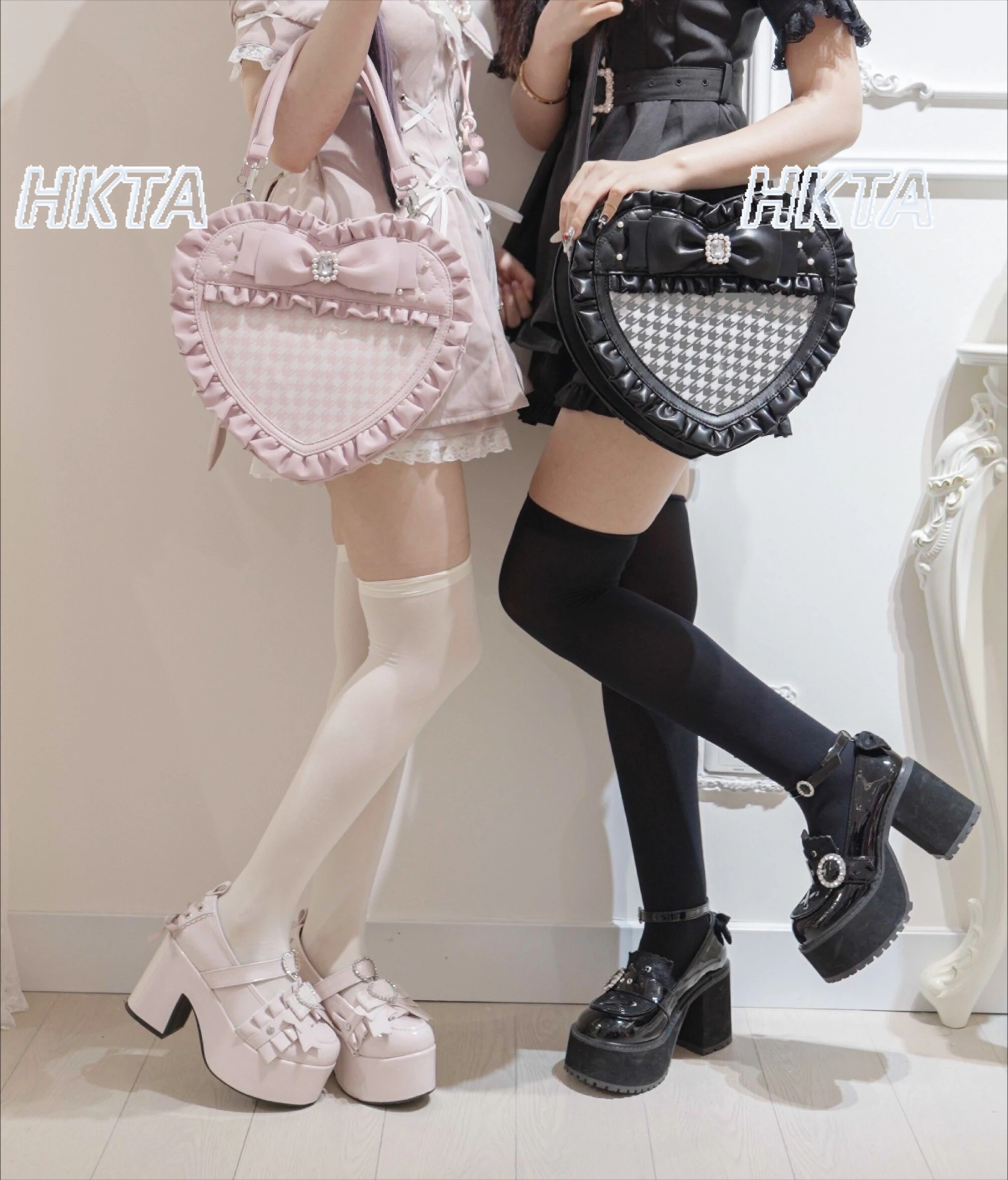 Subculture Mass Produced Rhinestone Lolita Love Pain Bag Fashion Commuting Elegant Sweet Bow Pleated Black Cosmetic Bags Women
Subculture Mass Produced Rhinestone Lolita Love Pain Bag Fashion Commuting Elegant Sweet Bow Pleated Black Cosmetic Bags Women