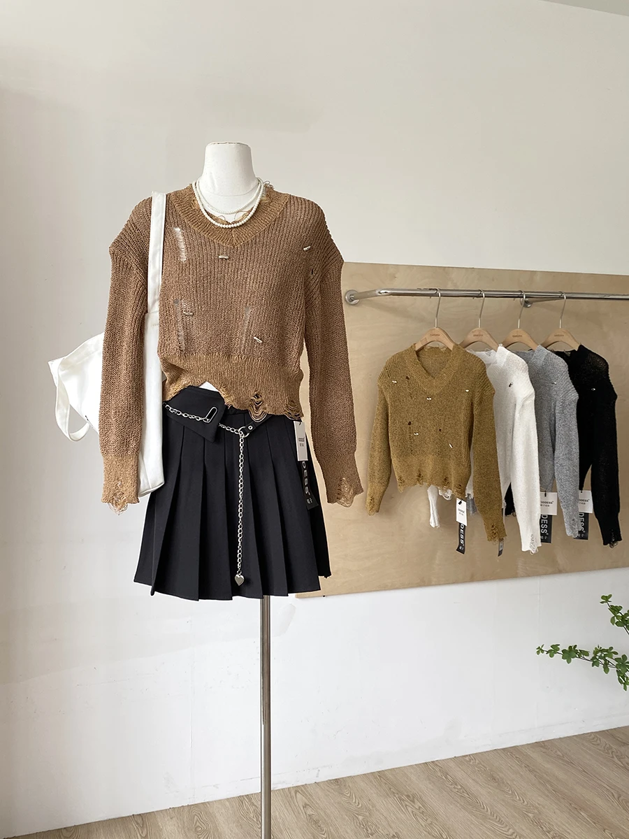 Slimming V-Neck Long Sleeve Knitwear American Style Early Autumn New Design Commute Style Loose Fit Polyester Fiber Top
Slimming V-Neck Long Sleeve Knitwear American Style Early Autumn New Design Commute Style Loose Fit Polyester Fiber Top