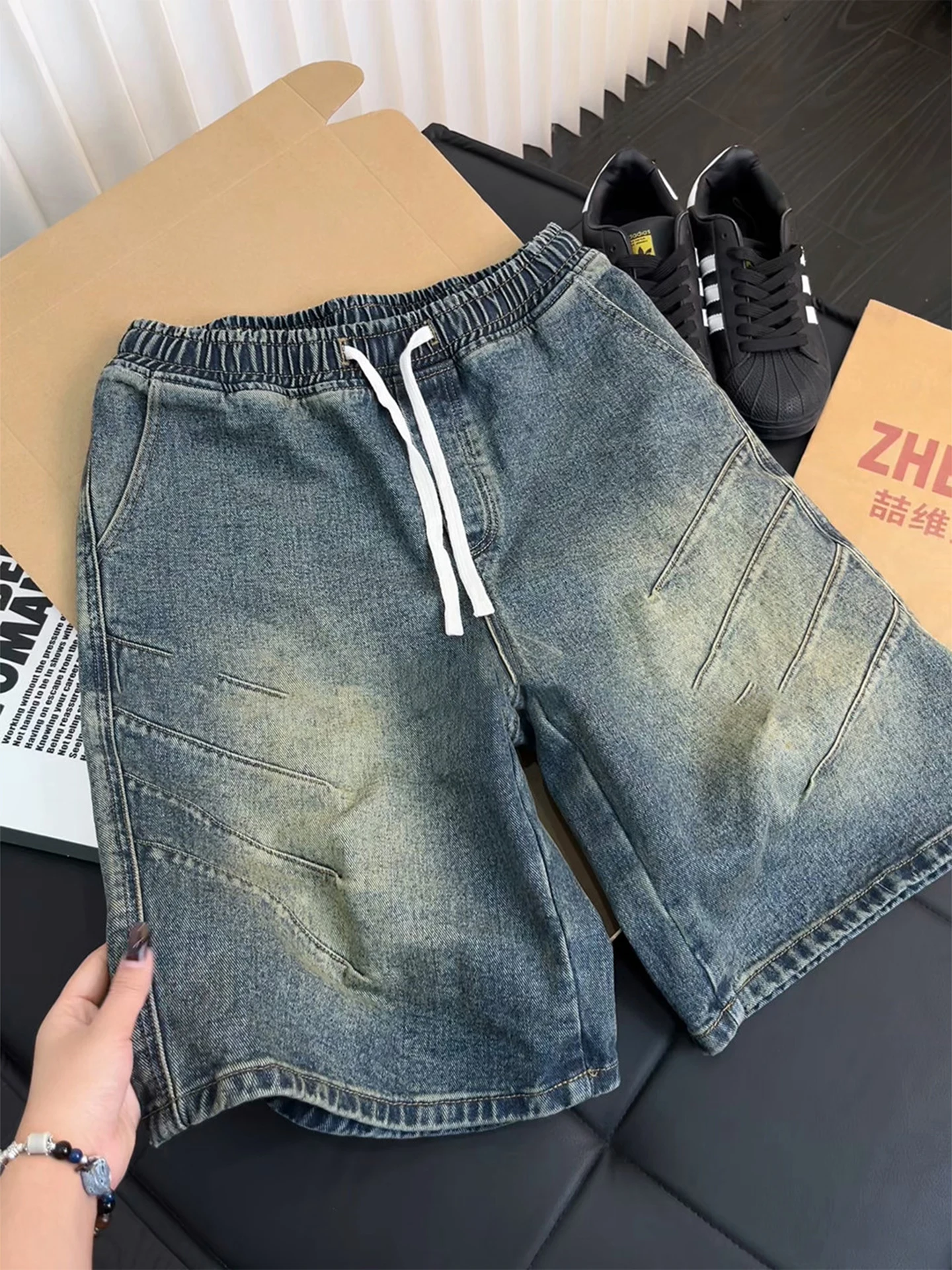 Washed Vintage Men's Short Jeans Summer Thin American High Street Five-Point Workwear Pants Retro Cargo Shorts Youth Trend
Washed Vintage Men's Short Jeans Summer Thin American High Street Five-Point Workwear Pants Retro Cargo Shorts Youth Trend