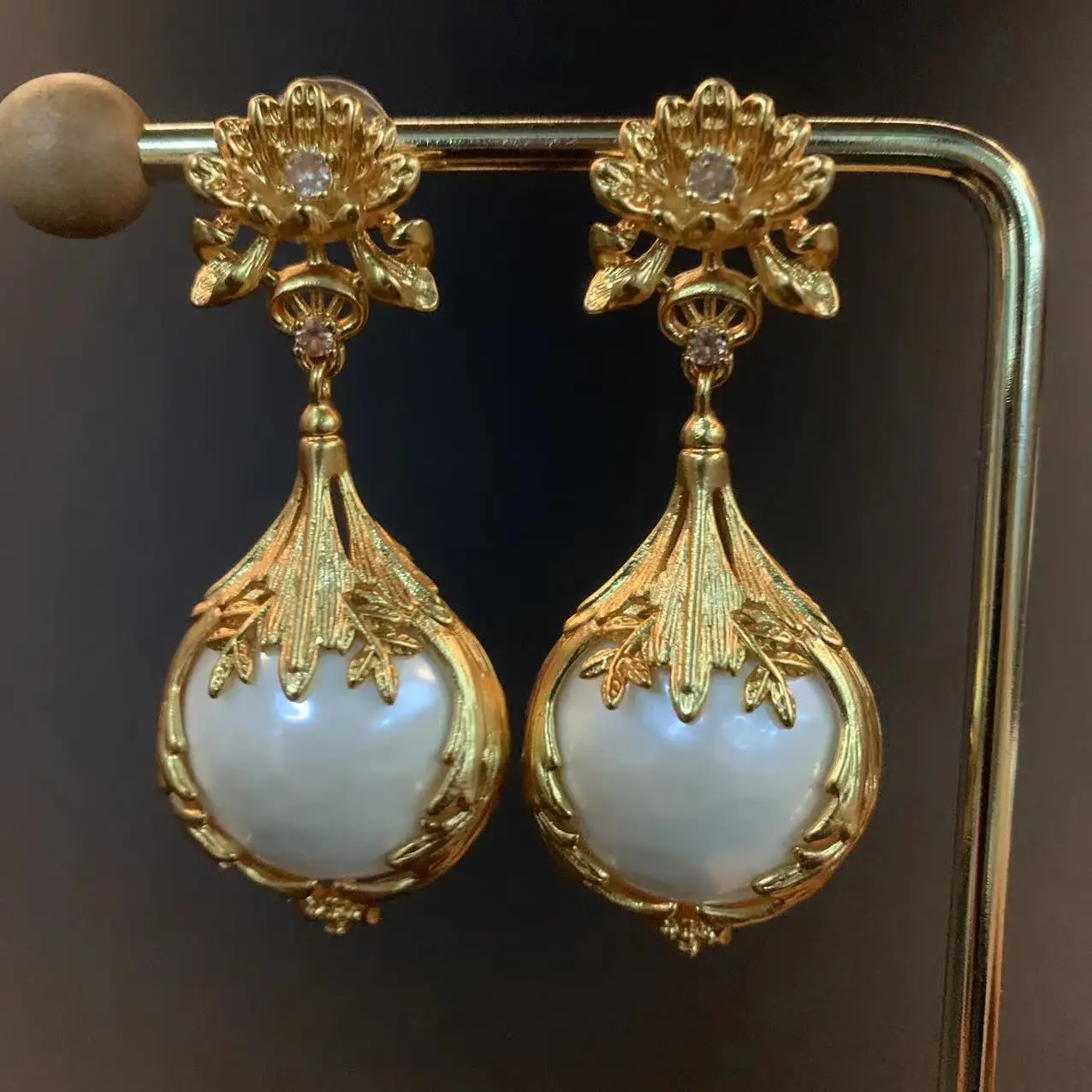 Bud Pearl Earrings Court-Style High-End Copper Tassel Studs Niche Flower Jewelry Clothing Accessories Birthday Gifts for Women
Bud Pearl Earrings Court-Style High-End Copper Tassel Studs Niche Flower Jewelry Clothing Accessories Birthday Gifts for Women