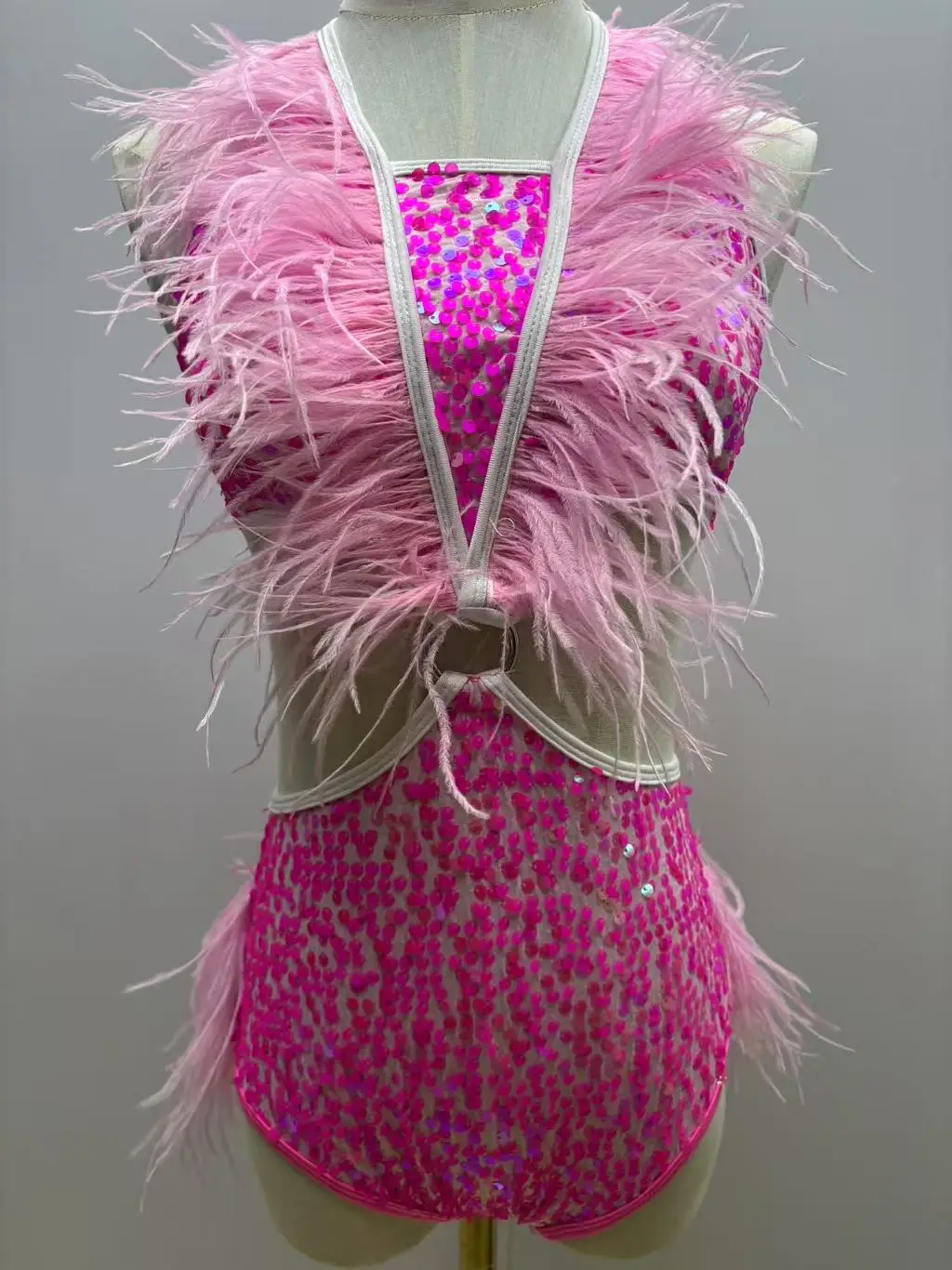 New dance costume professional jazz dance dress performance dress Lodysuit Latin dress
New dance costume professional jazz dance dress performance dress Lodysuit Latin dress