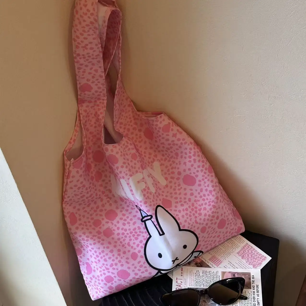 Pink Miffy Large Capacity Shoulder Bag Leopard Print Tote Bag Good Looks Girly Heart Lovely Kawaii Creativity Personality Sweet
Pink Miffy Large Capacity Shoulder Bag Leopard Print Tote Bag Good Looks Girly Heart Lovely Kawaii Creativity Personality Sweet