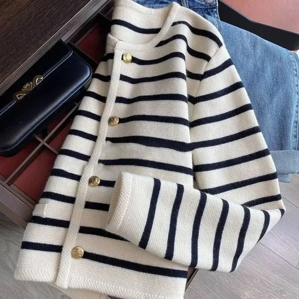 Fashion Sweater Casual Long Sleeve Daily Casual Brand New Condition Long Sleeve Style For Daily Wear Women Striped Cardigan
Fashion Sweater Casual Long Sleeve Daily Casual Brand New Condition Long Sleeve Style For Daily Wear Women Striped Cardigan
