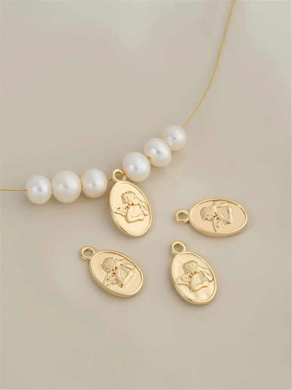 14K Gold-Color Plated French Retro Oval Tag Handmade Diy Bracelet Necklace Pendant Accessories Material Bag
14K Gold-Color Plated French Retro Oval Tag Handmade Diy Bracelet Necklace Pendant Accessories Material Bag