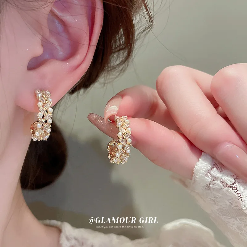 Fashionable Ins-Style Double-Layer Earrings for Women, Exquisite Trendy S925 Silver Needle Earrings with Pearls and Zircon
Fashionable Ins-Style Double-Layer Earrings for Women, Exquisite Trendy S925 Silver Needle Earrings with Pearls and Zircon