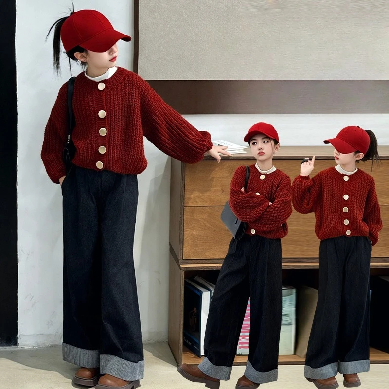 2026 New Girls' Red Knit Cardigan Set, Autumn Outfit for 12-Year-Olds, Fashionable Big Kid Fall Clothing & Matching Top
2026 New Girls' Red Knit Cardigan Set, Autumn Outfit for 12-Year-Olds, Fashionable Big Kid Fall Clothing & Matching Top