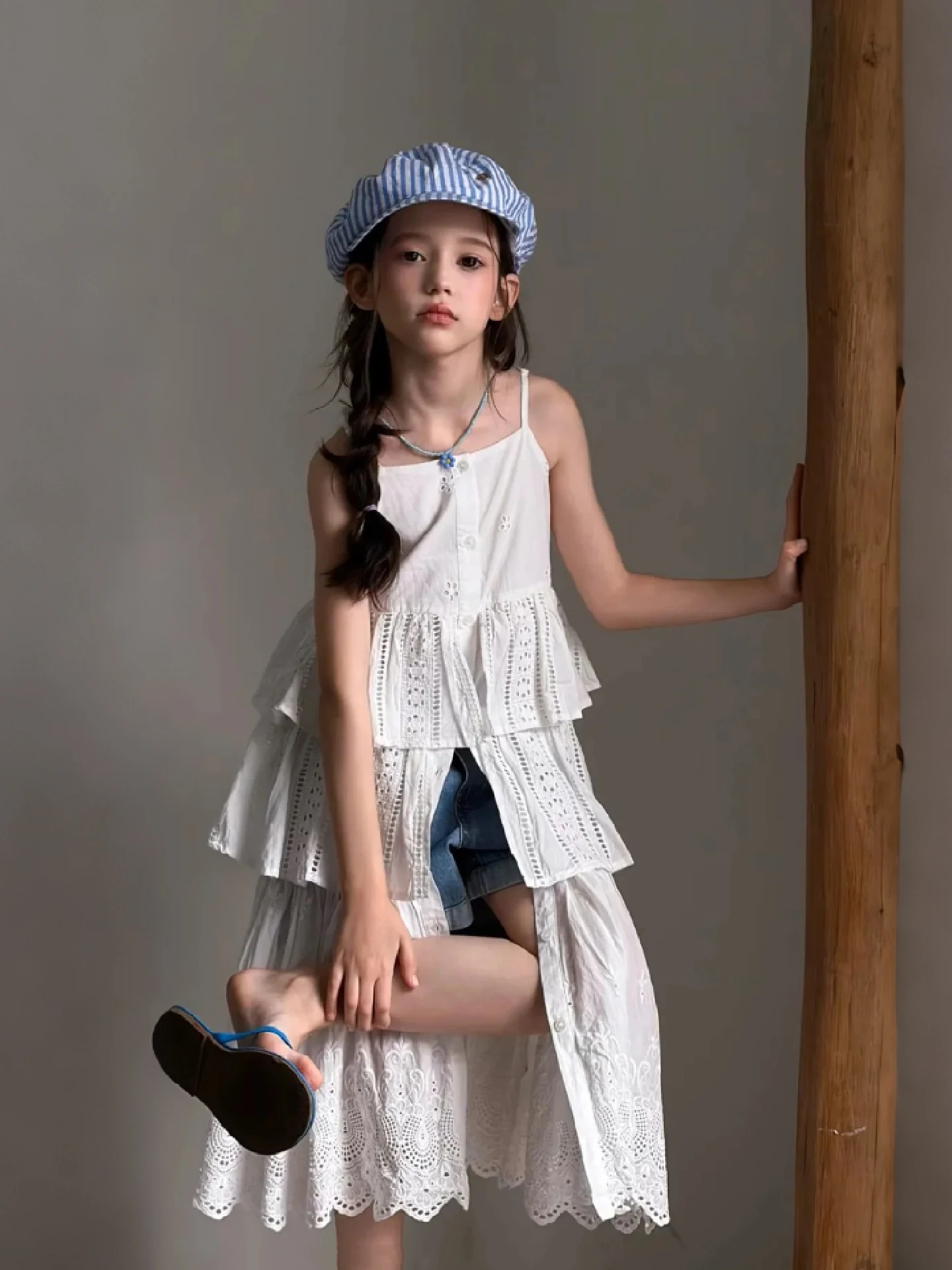 Princess Dress for Girls Children's Summer Clothing New 2026 Stylish White Strapless Midi Dress Thin Material Casual Style
Princess Dress for Girls Children's Summer Clothing New 2026 Stylish White Strapless Midi Dress Thin Material Casual Style
