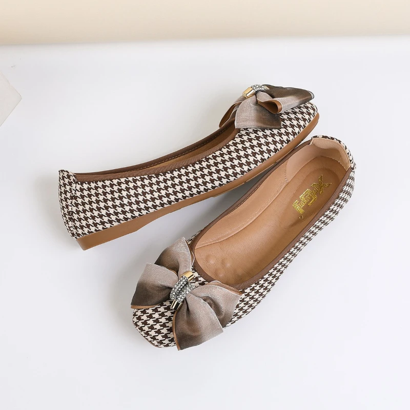 Women's Flat Bottom Spring Summer Lightweight Casual Shoes Square Head Slip-On Plaid Fabric Butterfly Knot Soft Surface Shoes
Women's Flat Bottom Spring Summer Lightweight Casual Shoes Square Head Slip-On Plaid Fabric Butterfly Knot Soft Surface Shoes