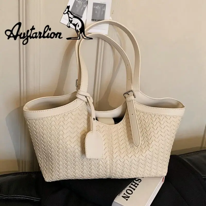 Large Capacity Handbags Underarm Bag Fashionable Straw Women's Tote Pack High Value Commuter Texture Package One Shoulder Bags
Large Capacity Handbags Underarm Bag Fashionable Straw Women's Tote Pack High Value Commuter Texture Package One Shoulder Bags