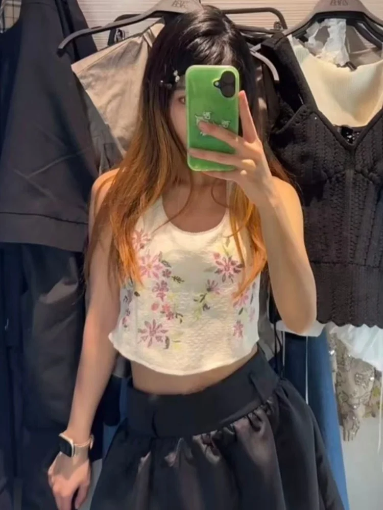 Spring Summer 2026 New Sweet Spicy Style Fashion round Neck Embroidered Tight Fit Bustier Top Women's Casual Wear Polyester F...
Spring Summer 2026 New Sweet Spicy Style Fashion round Neck Embroidered Tight Fit Bustier Top Women's Casual Wear Polyester F...