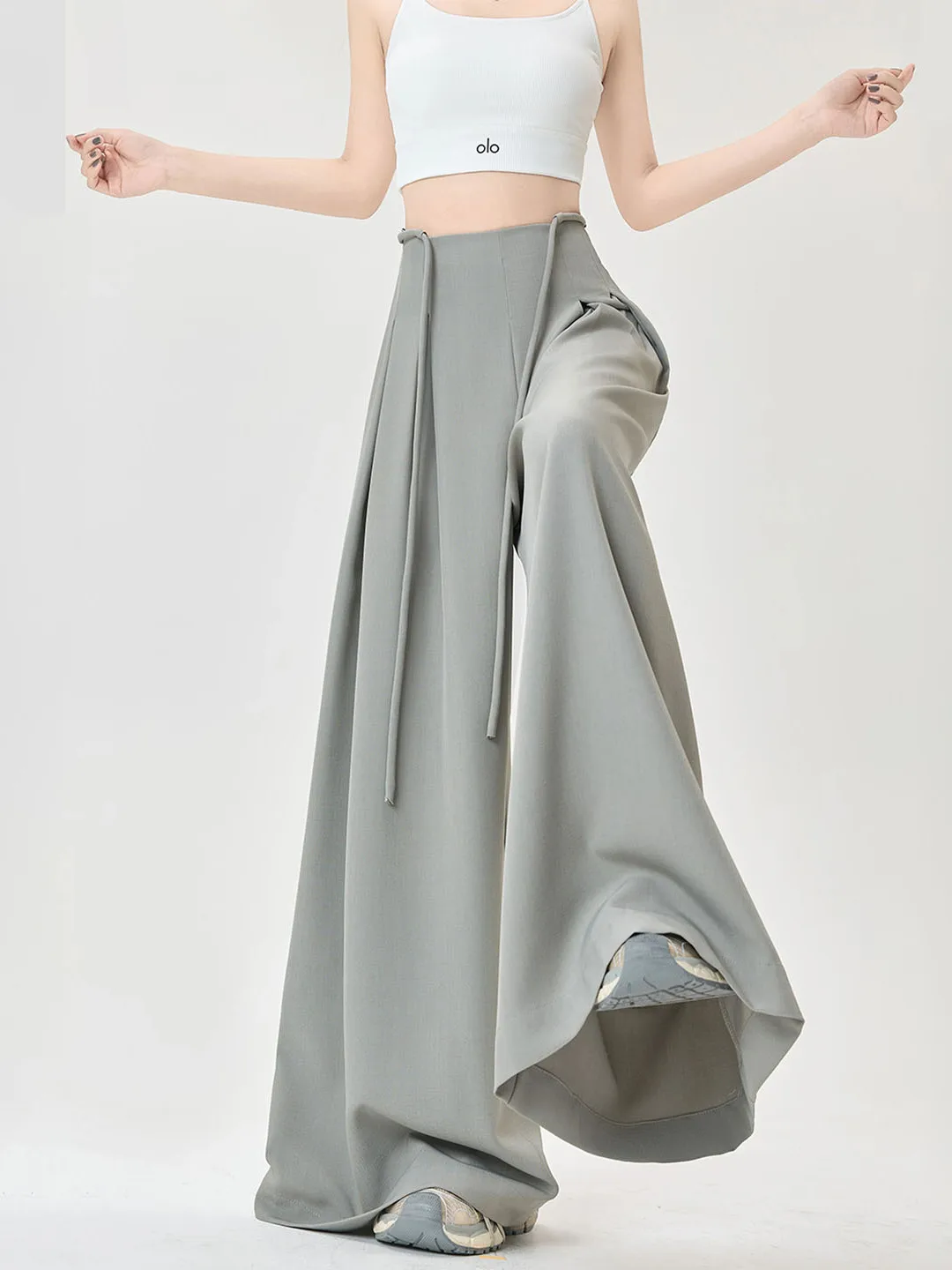 Elegant Ice Silk Wide Leg Pants Women's High Waist Tied Loose Fit Floor Length Draping Casual Trousers Korean Style Straight Cut
Elegant Ice Silk Wide Leg Pants Women's High Waist Tied Loose Fit Floor Length Draping Casual Trousers Korean Style Straight Cut